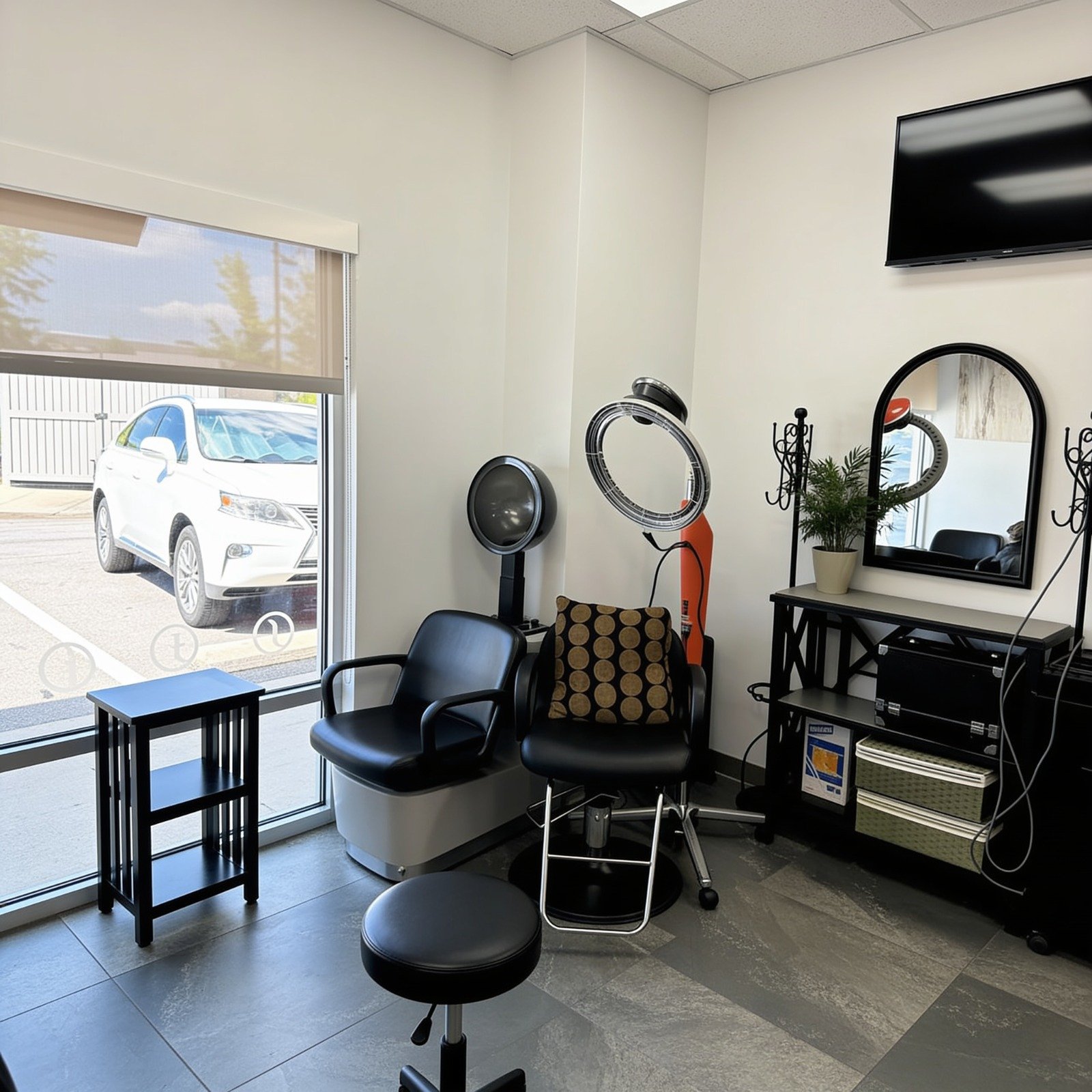 Shortpump Threading studio treatment room in Richmond VA